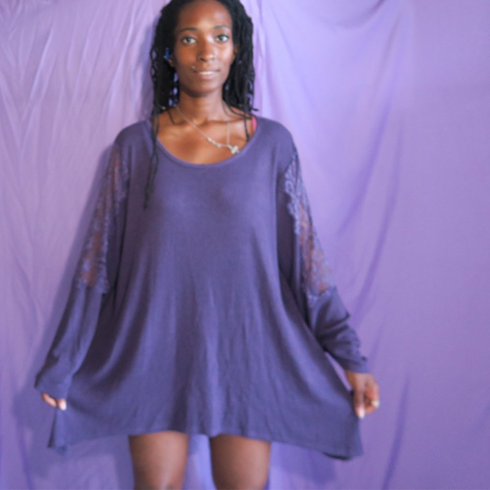 Premise keyhole back lace long sleeved top purple size XXL